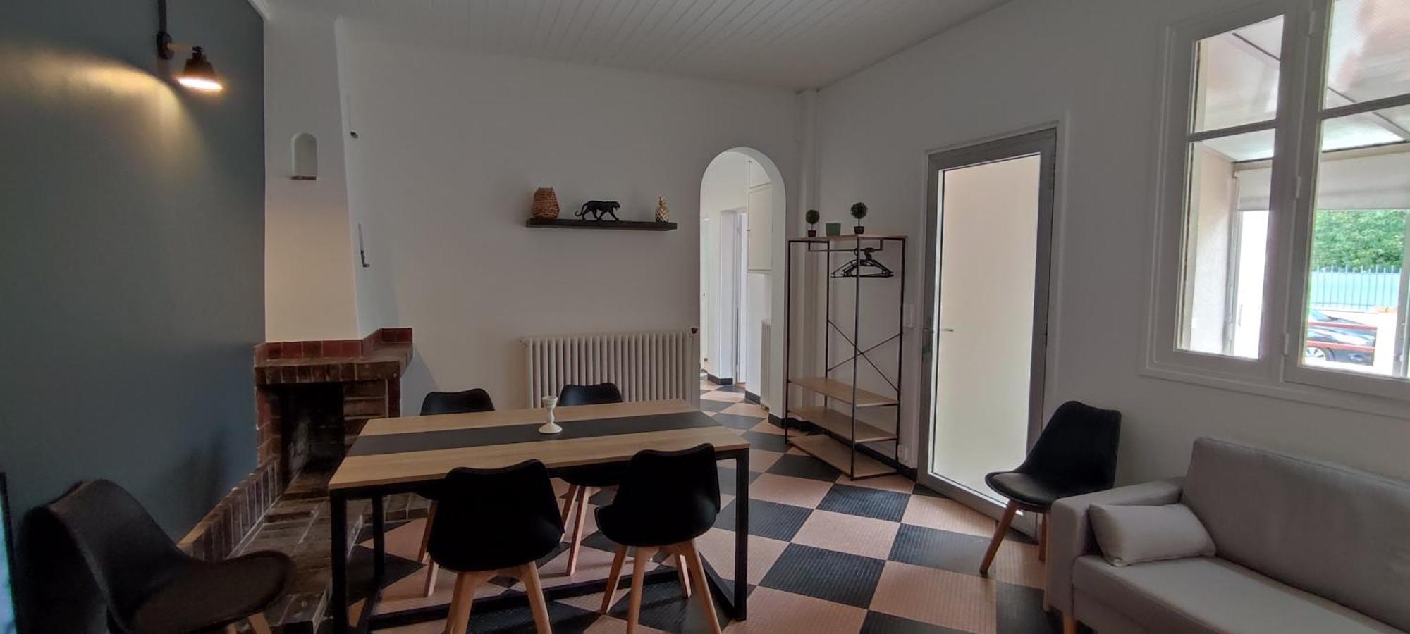 Maison Charmante Avec Patio ! Μπουρζ Εξωτερικό φωτογραφία